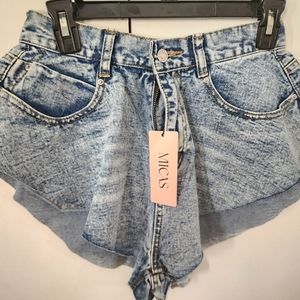 Micas high rise, high leg shorts